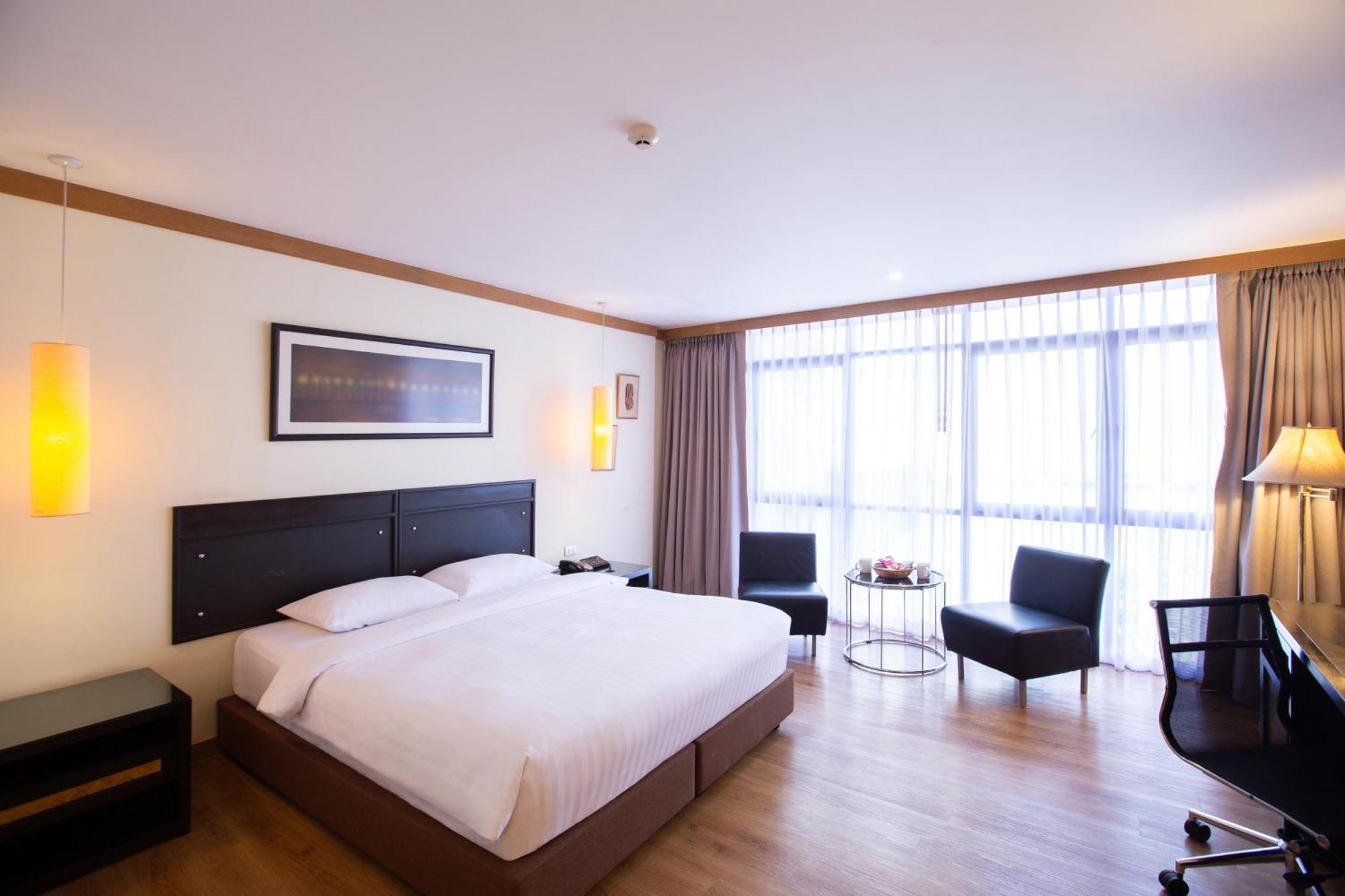 The Tarntawan Hotel Surawong Бангкок Экстерьер фото