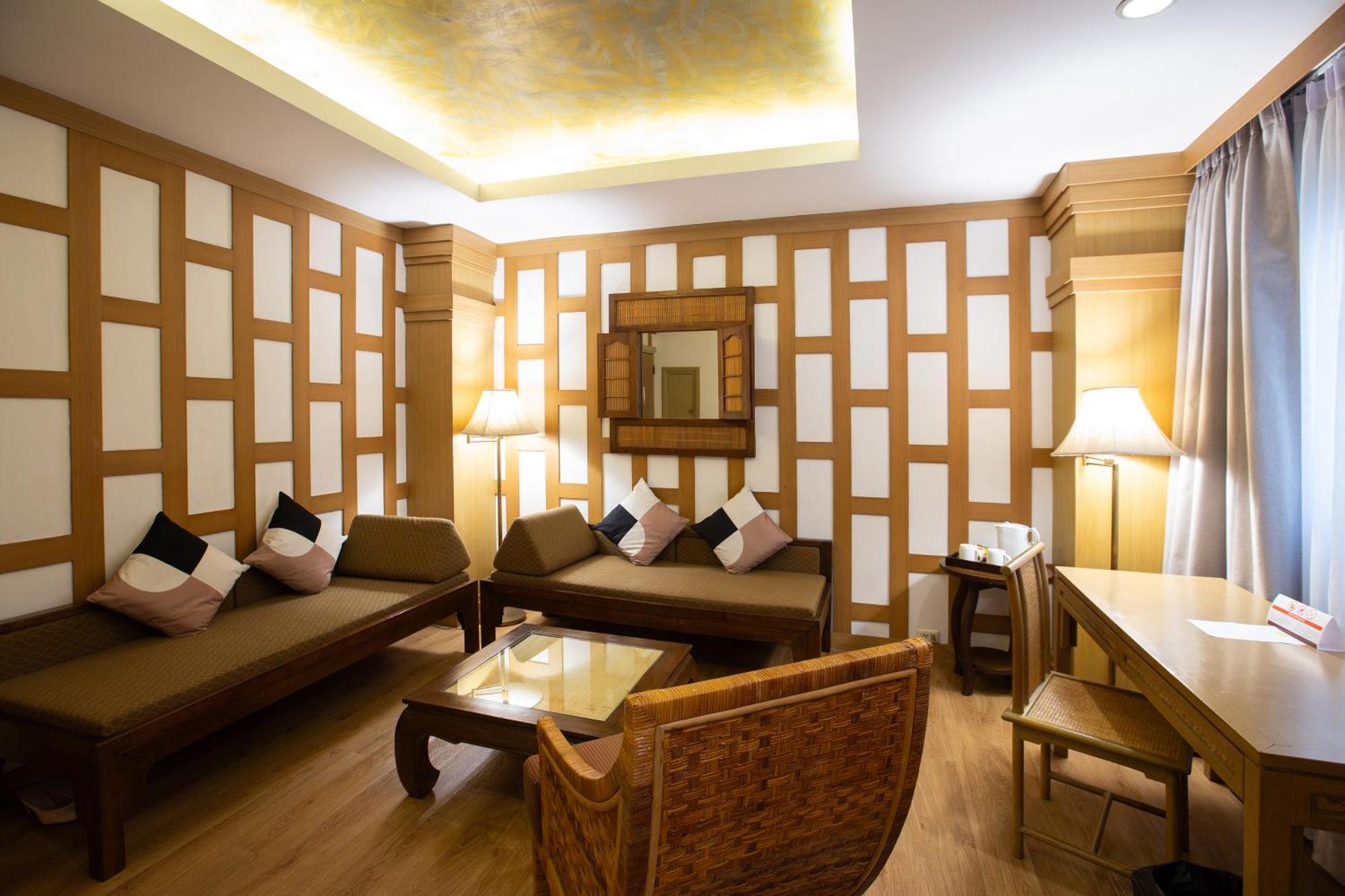 The Tarntawan Hotel Surawong Бангкок Экстерьер фото
