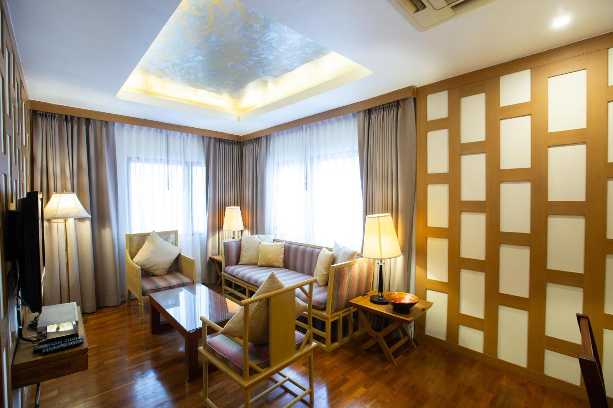 The Tarntawan Hotel Surawong Бангкок Экстерьер фото