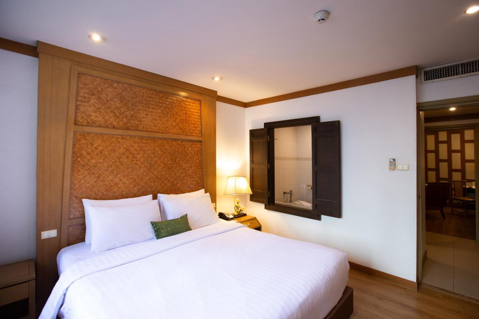 The Tarntawan Hotel Surawong Бангкок Экстерьер фото