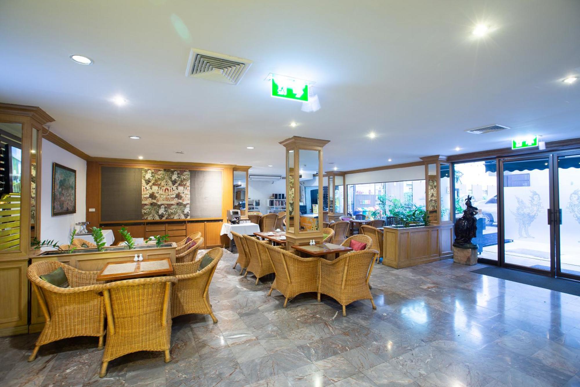 The Tarntawan Hotel Surawong Бангкок Экстерьер фото