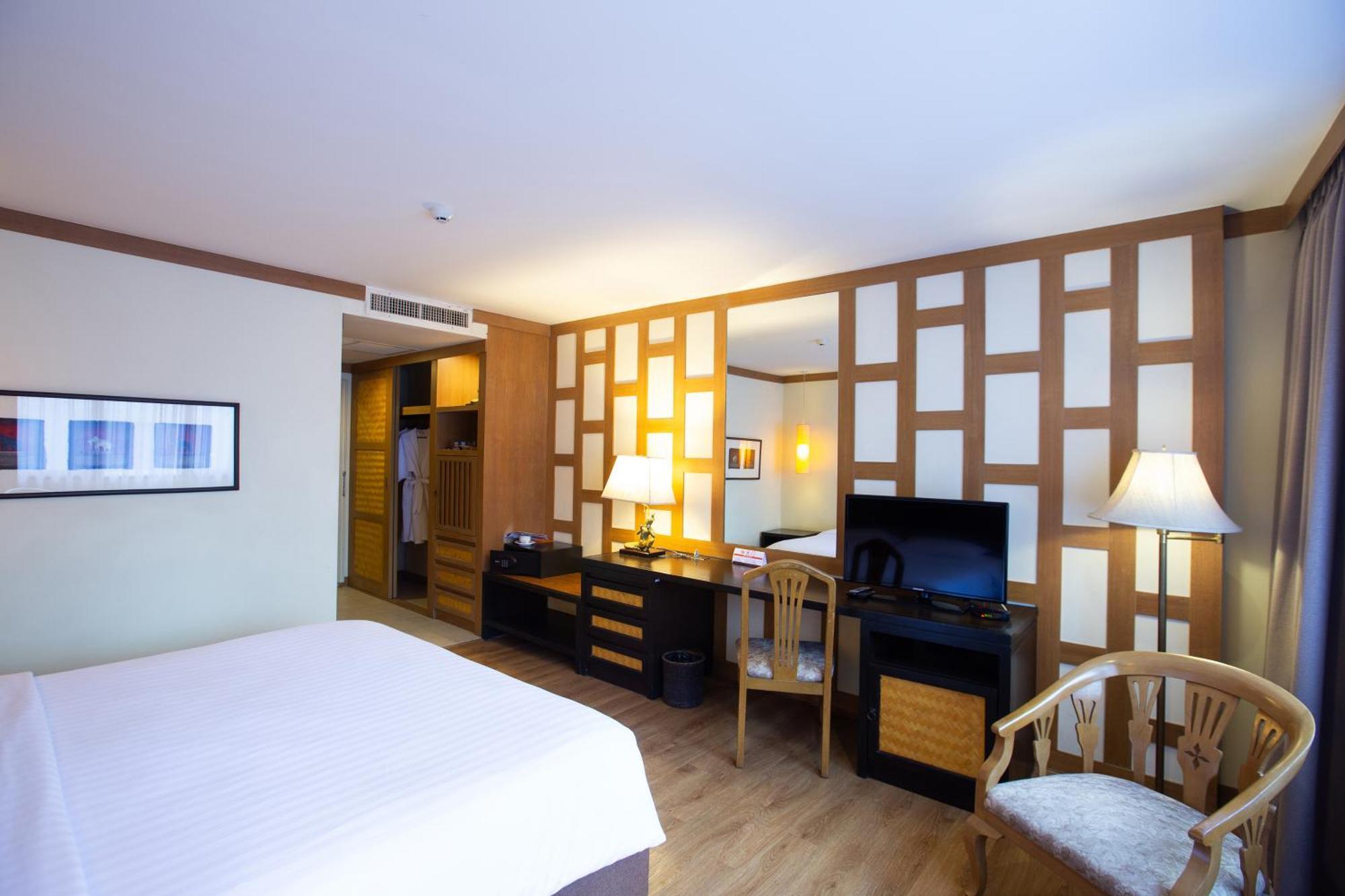 The Tarntawan Hotel Surawong Бангкок Экстерьер фото